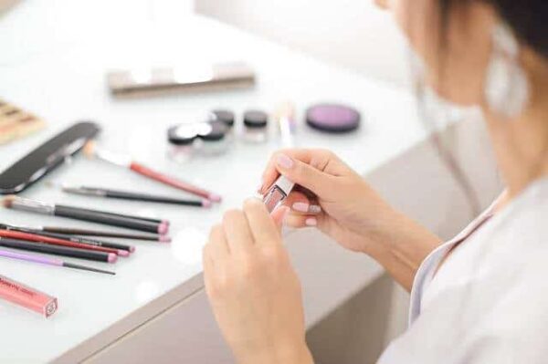 TALLER DE MAQUILLAJE